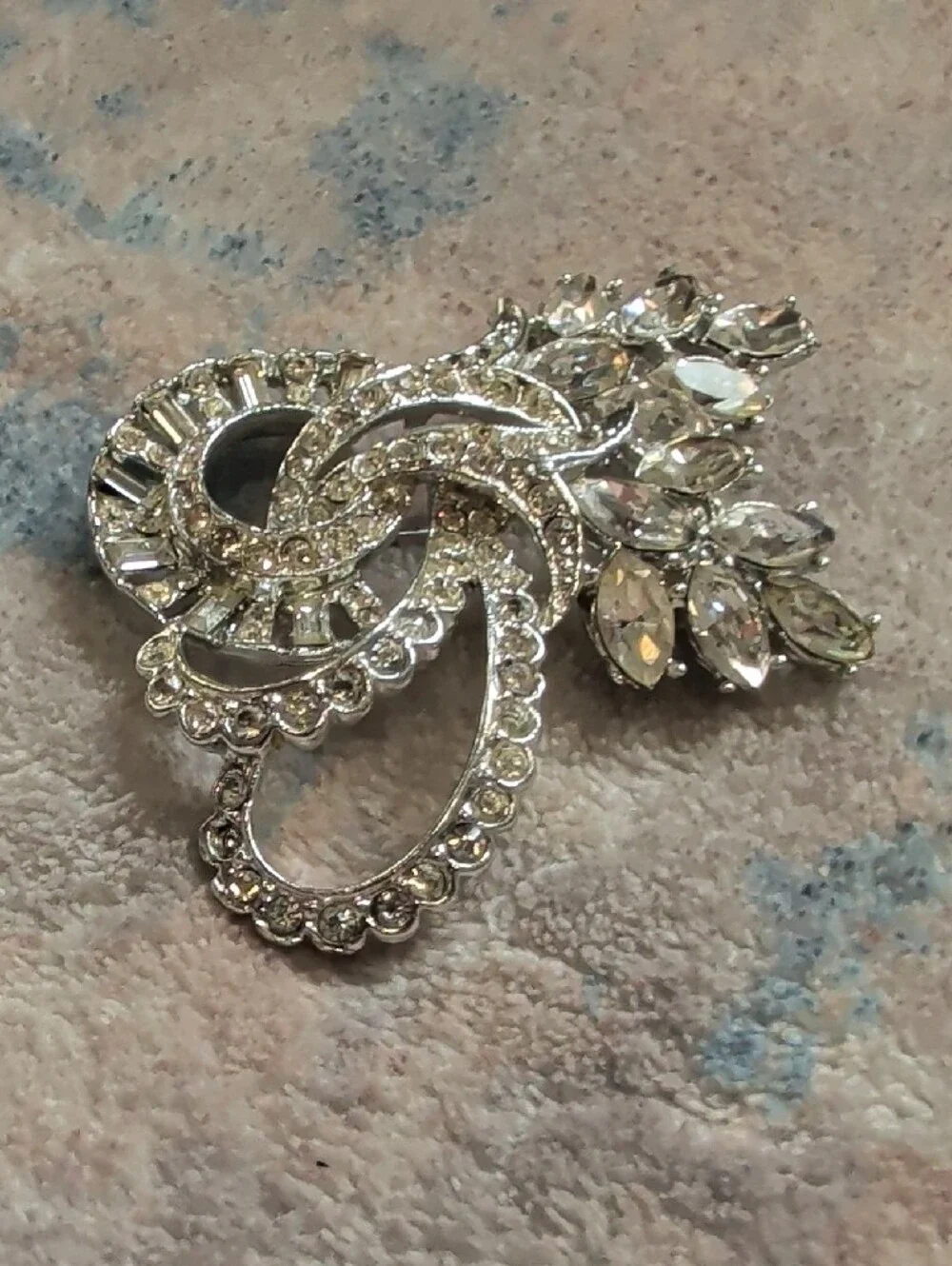 Vintage Crystal Art Deco Silver-Tone Brooch - MCM Costume Jewelry